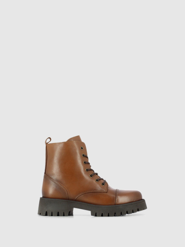 Botins com Atacadores em Cognac